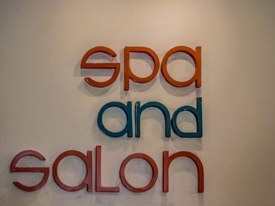 featured image - 5 Ways to Build Your Salon Brand Identity