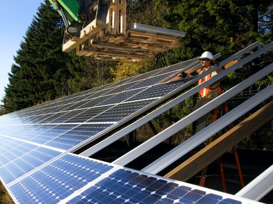 featured image - Advantages of Solar Power Installers
