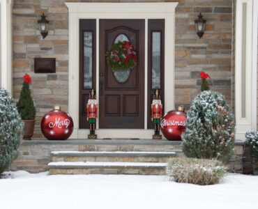 featured image - Buying a Home During the Holidays
