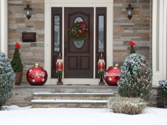 featured image - Buying a Home During the Holidays