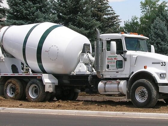 featured image - 7 Advantages of Ready-Mix Concrete Compared to Its Traditional Counterpart