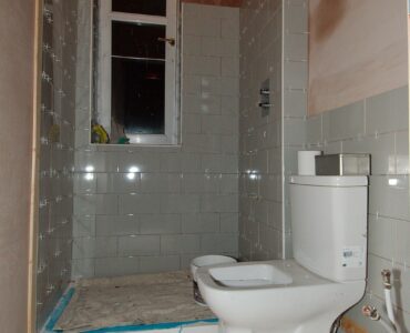 featured image - DIY Bathroom Renovation 5 Tips for a Successful Project