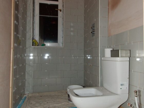 featured image - DIY Bathroom Renovation 5 Tips for a Successful Project