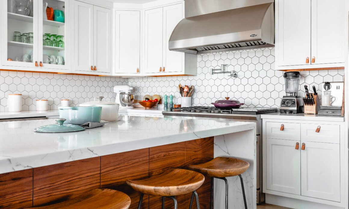 featured image - How to Choose Kitchen Cabinet Colors