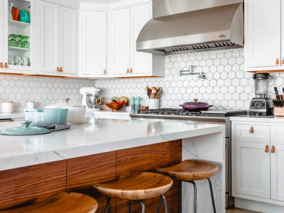 featured image - How to Choose Kitchen Cabinet Colors