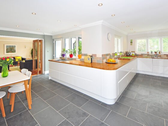 featured image - How to Make Your Room Look Complete