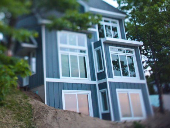 featured image - How to Shift House and Use Home Gadgets