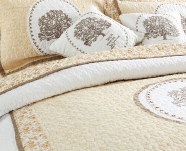featured image - How to Wash and Care for a Cotton Quilt the Right Way?