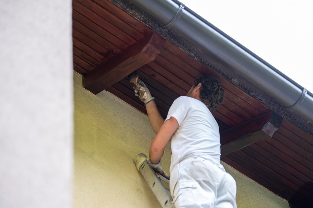 Should You Roller or Spray Your Stucco Paint?