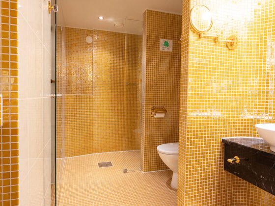 featured image - What Sauna Room Options are Available A Complete Guide