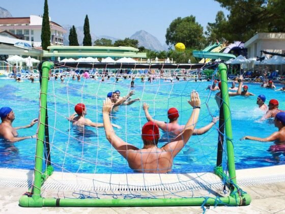 featured image - 6 Exciting Pool Games that Your Kids will Love