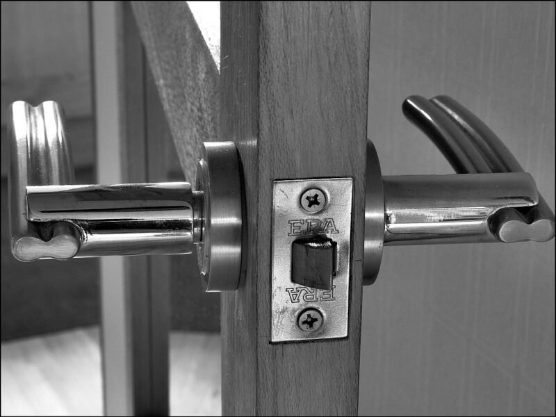 A Quick Guide to the Different Types of Door Handles