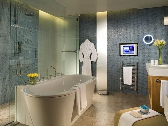 featured image - 6 Reasons to Consider Bathroom Remodeling: Make Your Bathroom Look Beautiful
