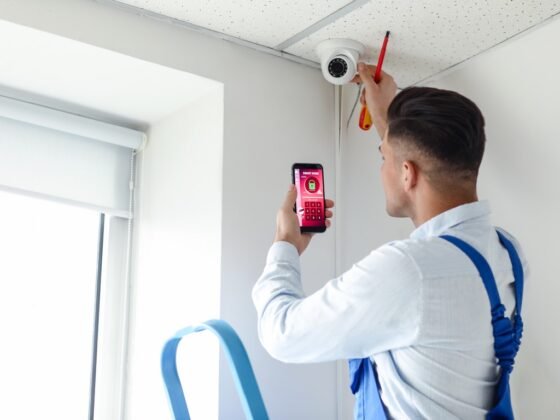 featured image - How a Residential Electrician Can Help with Home Automation