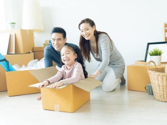 featured image - Things Your Mover Wants You to Know About Moving Day