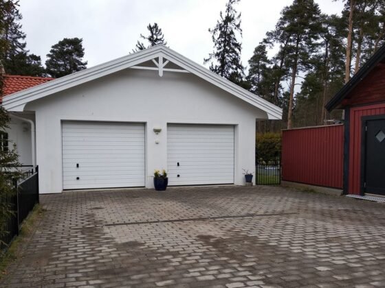 featured image - 3 Types of Garages for Your Home