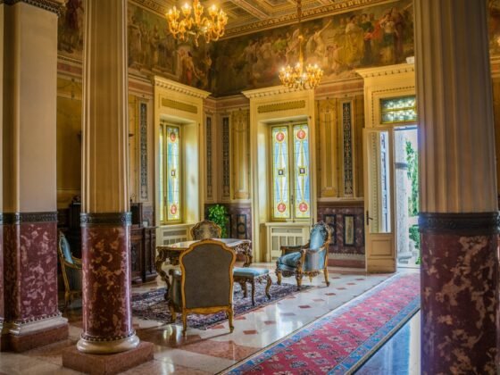 featured image - Elements of Victorian Interior Design