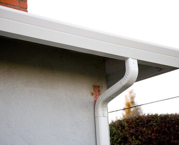 featured image - 3 Warning Signs You Need New Gutters