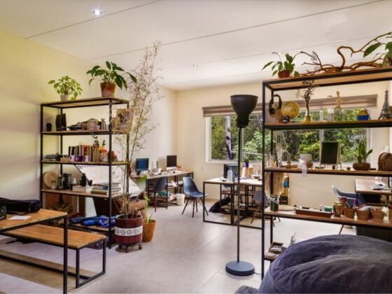 featured image - 4 Simple Ways to Improve Your Workplace in 20 Minutes