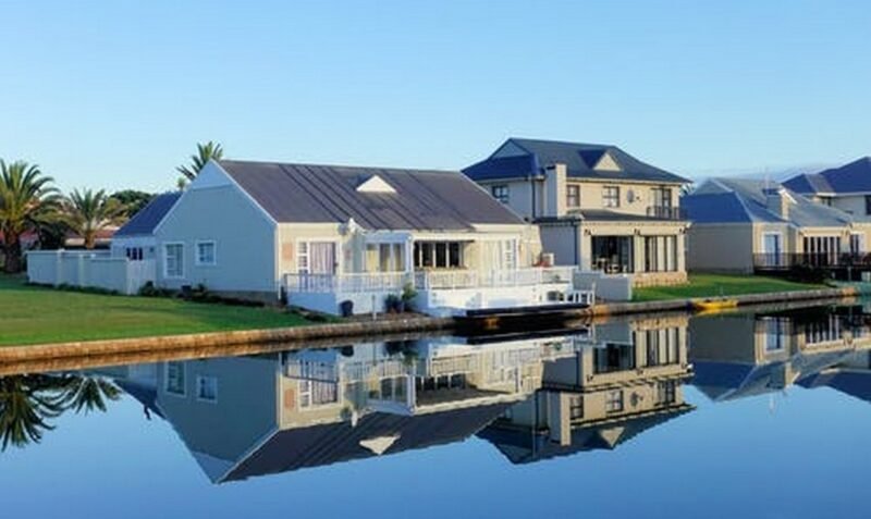 Image showcasing Luxury Home Security: superior home security systems in 2025