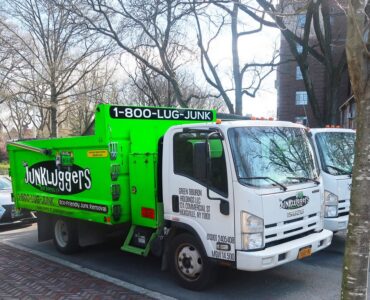 featured image - The Best Junk Removal Companies in Town