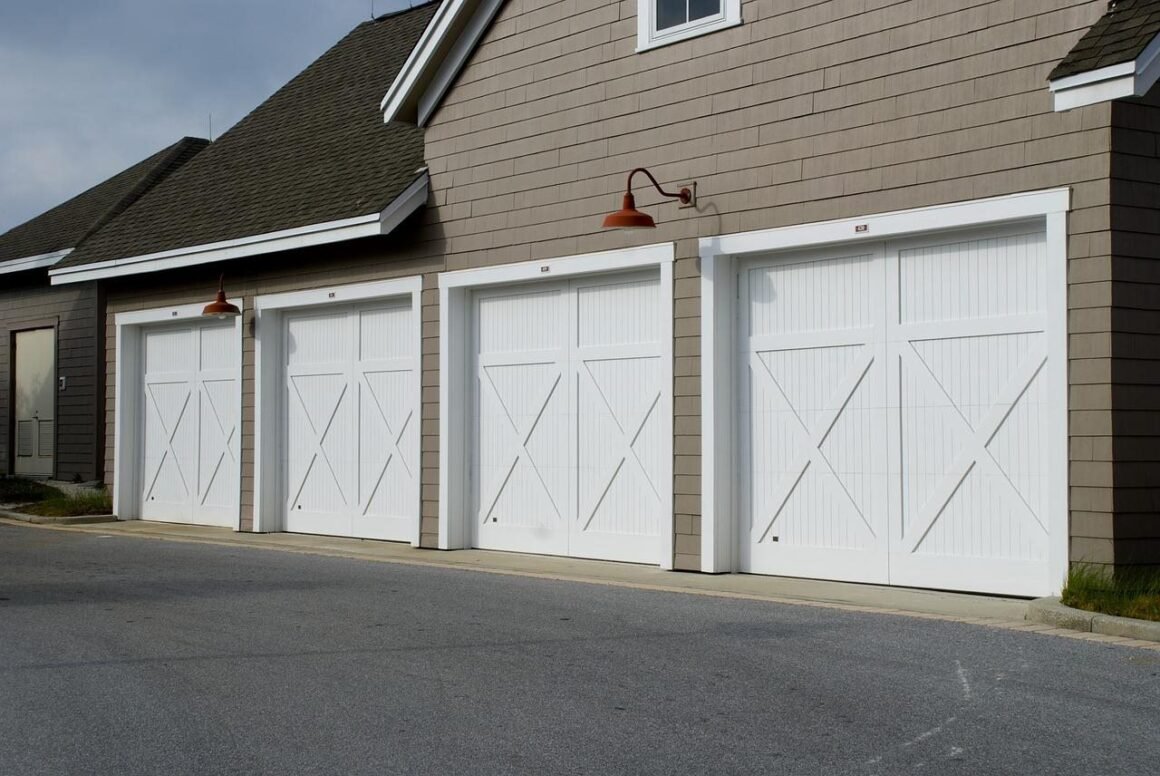 featured image - How to Hire Garage Door Repair Companies