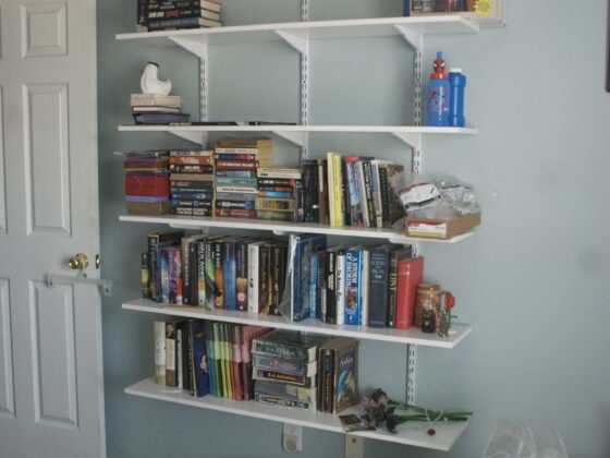 featured image - 9 Tips for a Perfect Bedroom Shelf How to Install Top Rail Fitting