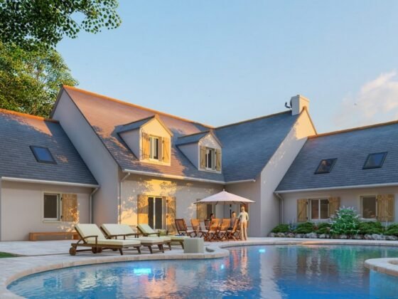 featured image - Advantages of Hiring Roofers for Your Home