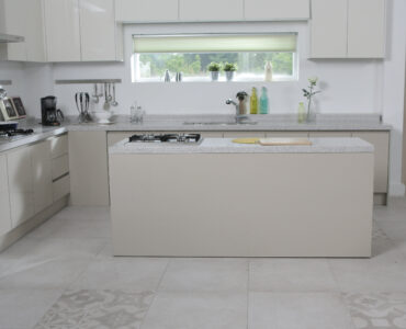 featured image - The Benefits of Getting Porcelain Tiles For Your Kitchen Floor