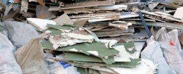 featured image - 4 Ways to Deal with Home Construction Waste