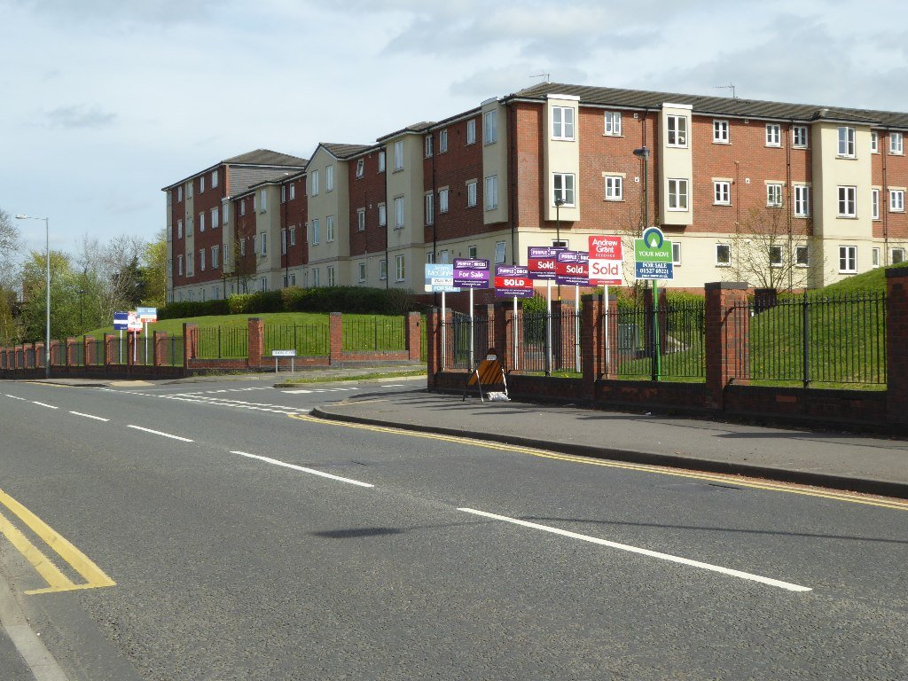 What to Consider Before Buying a Property in Redditch image - What to Consider Before Buying a Property in Redditch