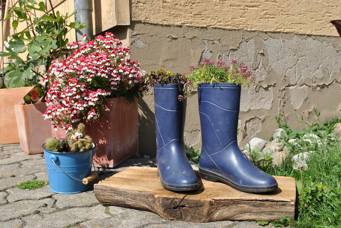 image - What Are the Benefits of Garden Boots?