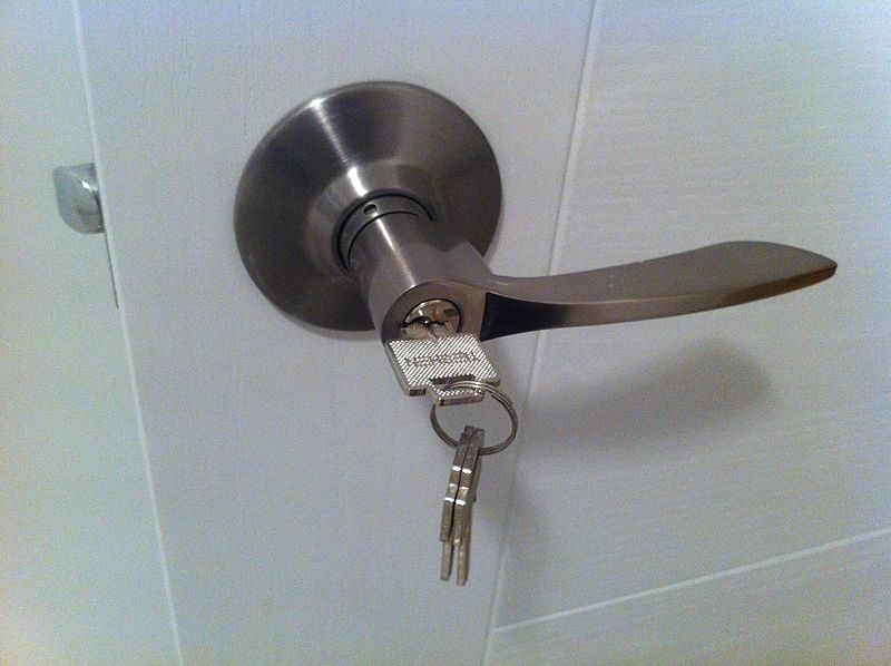 featured image - Why Should You Change the Locks When You Buy a House?