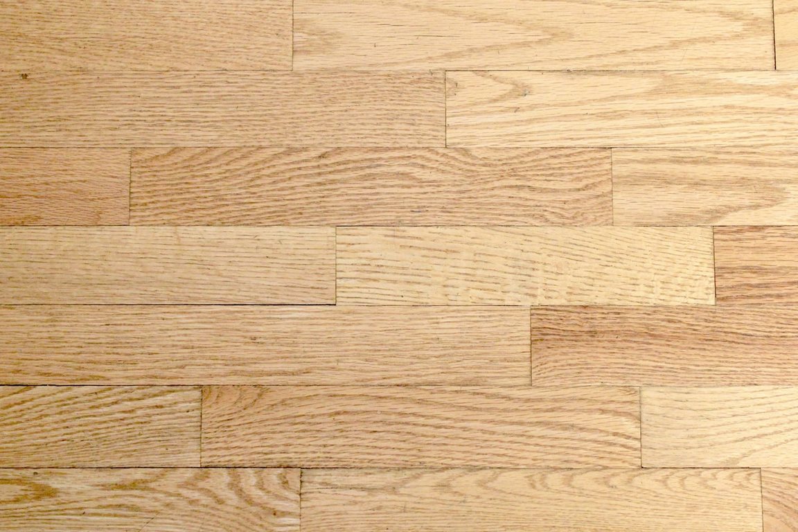 featured image - How to Choose the Right Hardwood Floor
