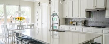 featured image - The Benefits of Custom Cabinets in Your Kitchen