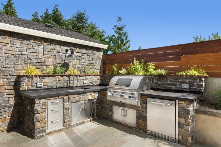 featured image - 3 Great Reasons to Add an Outdoor Kitchen to Your Home