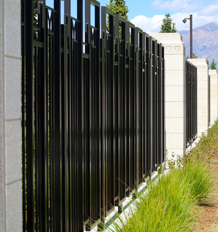 featured image - 5 Tips for Choosing Security Fencing In 2022