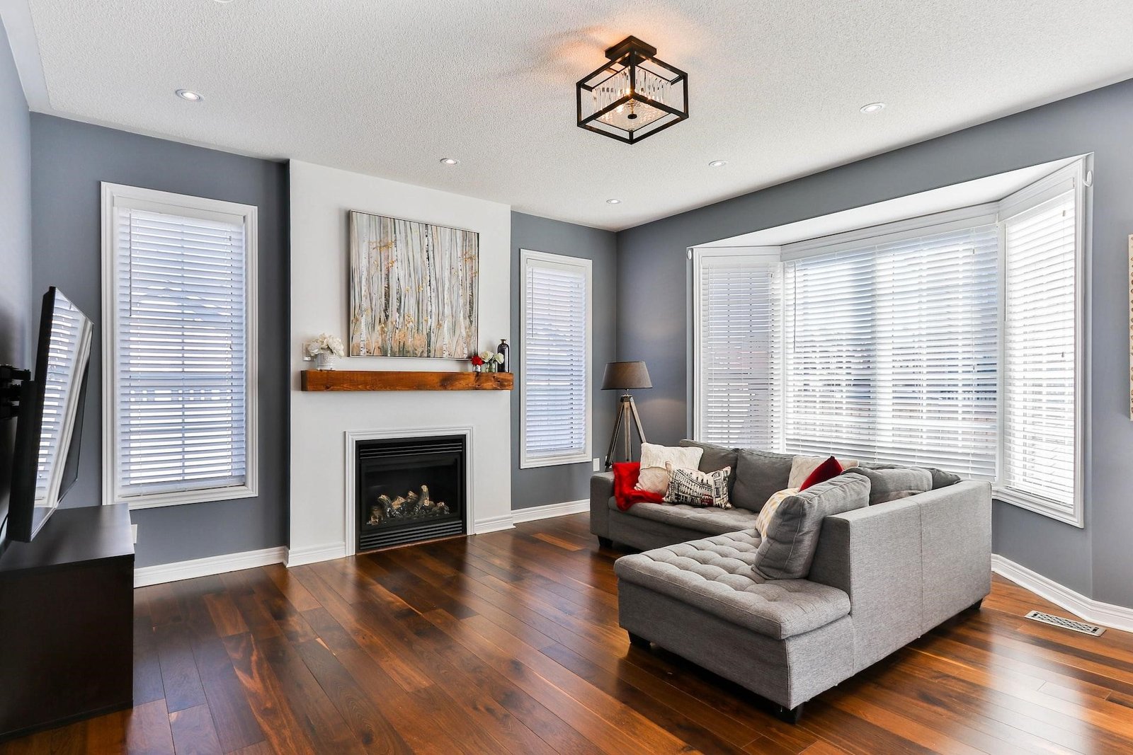 Should You Have Your Home Professionally Staged When Selling? image - Should You Have Your Home Professionally Staged When Selling?