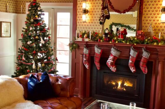 featured image - 4 Ways to Cozy Up Your Home for the Upcoming Holiday Season