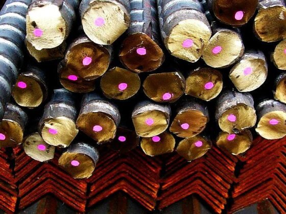 Featured image - Fiberglass vs. Steel Rebar: A Back-to-Back Comparison