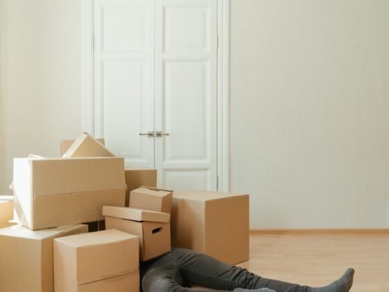 featured image - 10 Tips for Decluttering Your Home and Maximizing Space