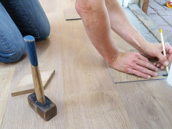featured image - Detail Guide on Laminate Flooring and Wooden Flooring