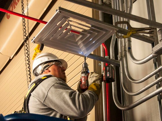 featured image - HVAC Specialists Near Me How to Choose the Right HVAC Contractor