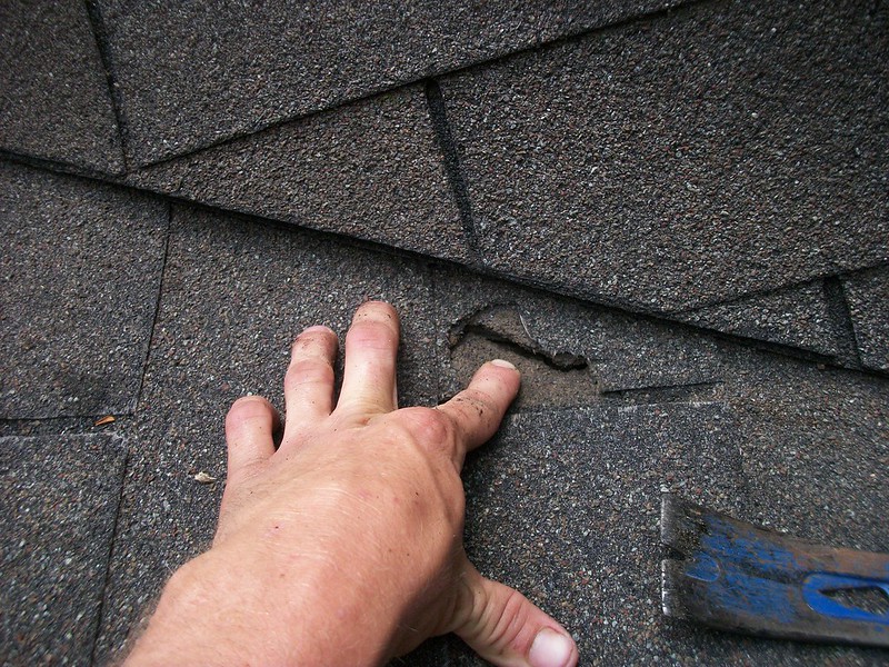 featured image - 3 Warning Signs You Need Immediate Roof Repair