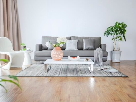 featured image - Creating a Functional and Stylish Small Space: Tips for Apartment Interior Design