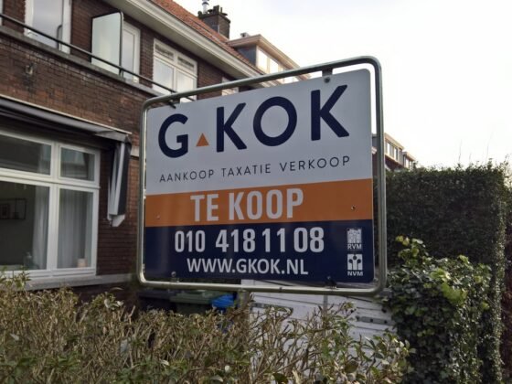 featured image - How to Become a Real Estate Agent Without Experience