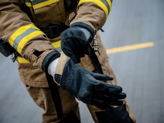 featured image - The Role of Protective Clothing in Lineman Work Safety