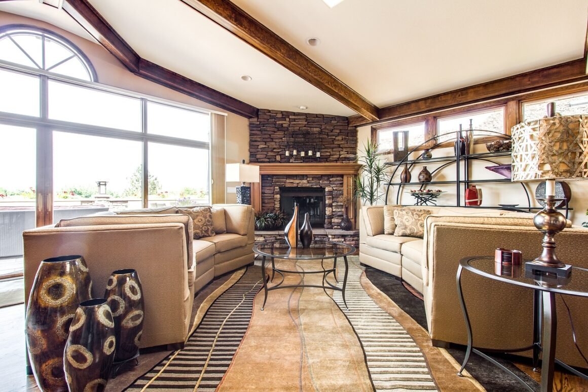 featured image - 10 Pool House Decor Ideas to Transform Your Space