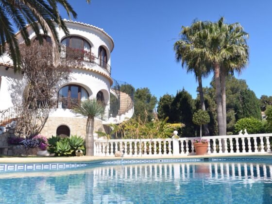 featured image - Breathtaking Retreats: Lavish Living in Croatia's Luxury Villas