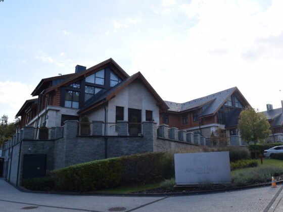 featured image - 7 Clear-cut Advantages of Hiring a Custom Home Builder